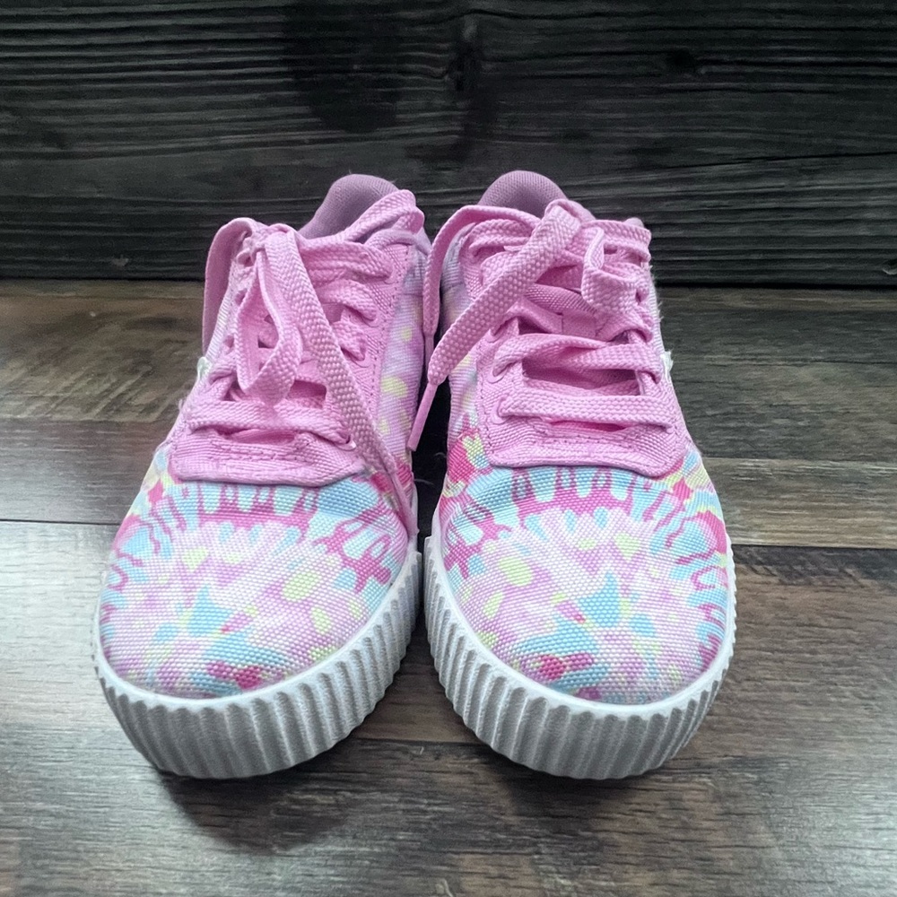 Girl’s Puma Sneakers
